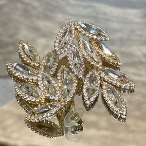 Vintage CRYSTAL LEAF DROP EARRINGS Rhinestones Draped Gold Tone Articulating MTL